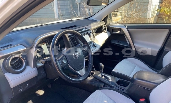 Acheter Occasion Voiture Toyota RAV4 Blanc à Fougamou, Ngounie Acheter Occasion Voiture Toyota RAV4 Blanc à Fougamou, Ngounie