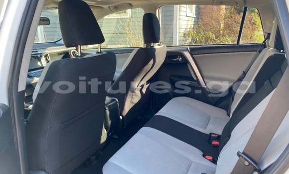 Acheter Occasion Voiture Toyota RAV4 Blanc à Fougamou, Ngounie Acheter Occasion Voiture Toyota RAV4 Blanc à Fougamou, Ngounie