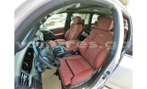 Acheter Import Voiture Lexus LX Blanc à Import - Dubai, Estuaire