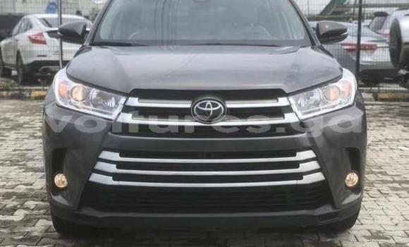Acheter Occasion Voiture Toyota Highlander Gris à Port–Gentil, Ogooué-Maritime Acheter Occasion Voiture Toyota Highlander Gris à Port–Gentil, Ogooué-Maritime