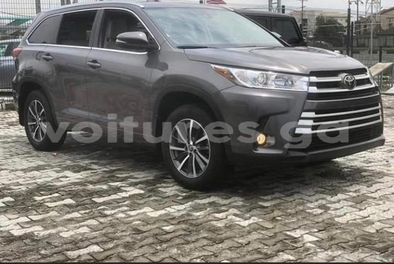 Big with watermark toyota highlander ogooue maritime port gentil 7518