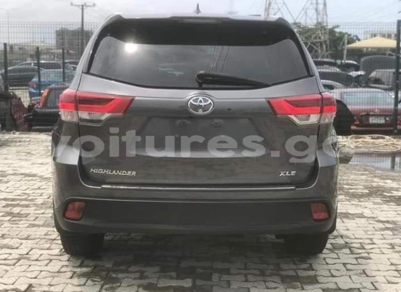 Big with watermark toyota highlander ogooue maritime port gentil 7518