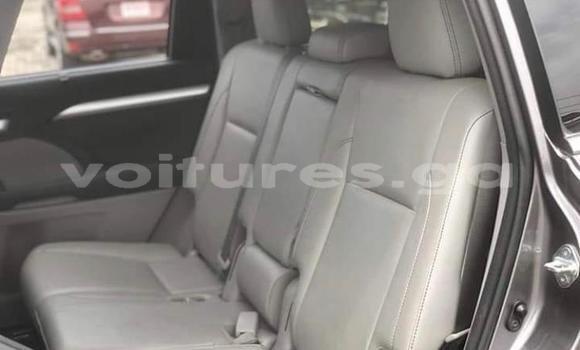 Acheter Occasion Voiture Toyota Highlander Gris à Port–Gentil, Ogooué-Maritime Acheter Occasion Voiture Toyota Highlander Gris à Port–Gentil, Ogooué-Maritime