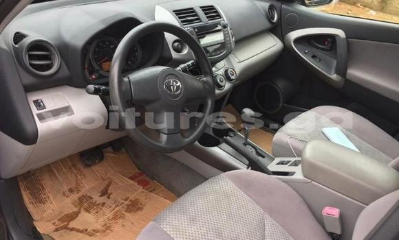 Acheter Occasion Voiture Toyota RAV4 Noir à Lastoursville, Ogooue-Lolo Acheter Occasion Voiture Toyota RAV4 Noir à Lastoursville, Ogooue-Lolo