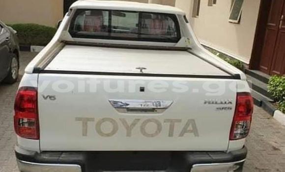 Acheter Occasion Voiture Toyota Hilux Blanc à Libreville, Estuaire Acheter Occasion Voiture Toyota Hilux Blanc à Libreville, Estuaire