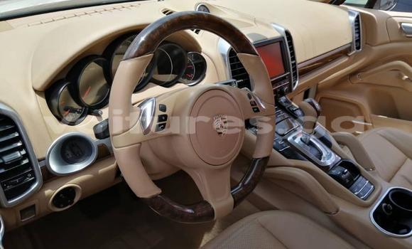 Buy Used Porsche Cayenne White Car in Libreville in Estuary Buy Used Porsche Cayenne White Car in Libreville in Estuary