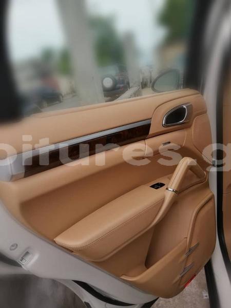 Big with watermark porsche cayenne estuaire libreville 7524