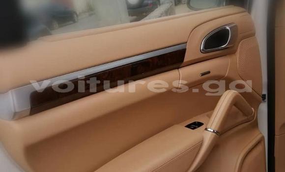 Buy Used Porsche Cayenne White Car in Libreville in Estuary Buy Used Porsche Cayenne White Car in Libreville in Estuary