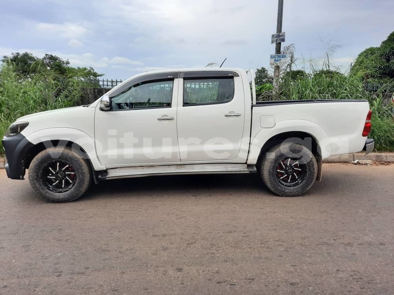 Big with watermark toyota hilux estuaire libreville 7525