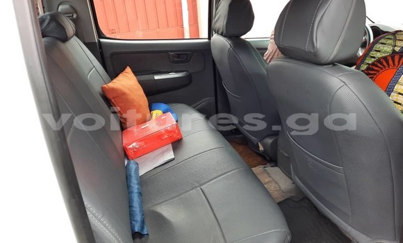 Buy Used Toyota Hilux White Car in Libreville in Estuary Buy Used Toyota Hilux White Car in Libreville in Estuary
