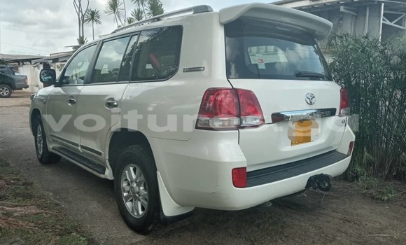 Buy Used Toyota Land Cruiser White Car in Libreville in Estuary Buy Used Toyota Land Cruiser White Car in Libreville in Estuary
