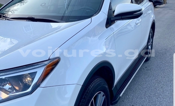 Acheter Occasion Voiture Toyota RAV4 Blanc à Lastoursville, Ogooue-Lolo Acheter Occasion Voiture Toyota RAV4 Blanc à Lastoursville, Ogooue-Lolo