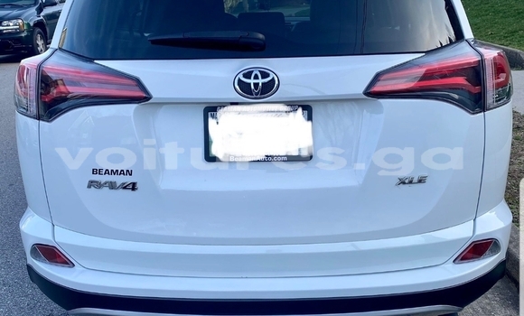Acheter Occasion Voiture Toyota RAV4 Blanc à Lastoursville, Ogooue-Lolo Acheter Occasion Voiture Toyota RAV4 Blanc à Lastoursville, Ogooue-Lolo