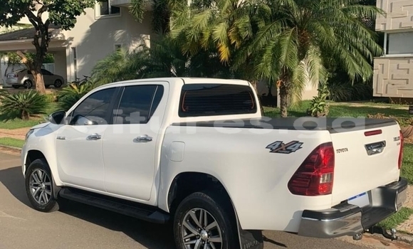Acheter Occasion Voiture Toyota Hilux Blanc à Libreville, Estuaire Acheter Occasion Voiture Toyota Hilux Blanc à Libreville, Estuaire