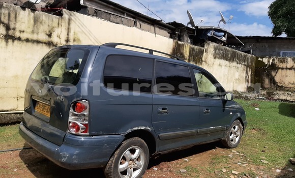 Acheter Occasion Voiture Hyundai Trajet Bleu à Libreville, Estuaire Acheter Occasion Voiture Hyundai Trajet Bleu à Libreville, Estuaire