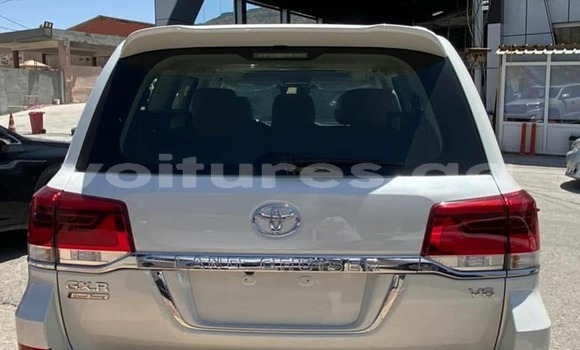 Acheter Occasion Voiture Toyota Land Cruiser Prado Blanc à Lastoursville, Ogooue-Lolo Acheter Occasion Voiture Toyota Land Cruiser Prado Blanc à Lastoursville, Ogooue-Lolo