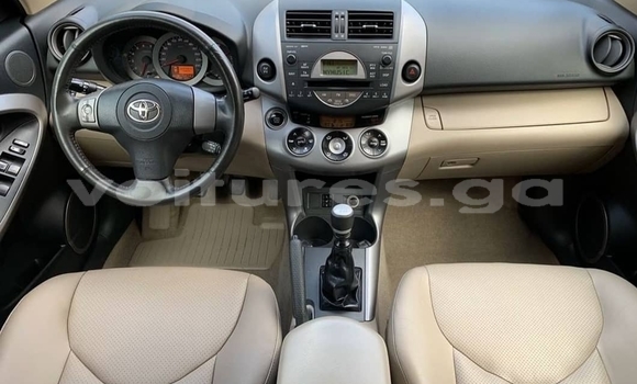 Acheter Occasion Voiture Toyota RAV4 Noir à Lastoursville, Ogooue-Lolo Acheter Occasion Voiture Toyota RAV4 Noir à Lastoursville, Ogooue-Lolo