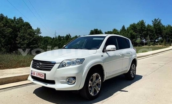 Acheter Occasion Voiture Toyota RAV4 Blanc à Libreville, Estuaire Acheter Occasion Voiture Toyota RAV4 Blanc à Libreville, Estuaire