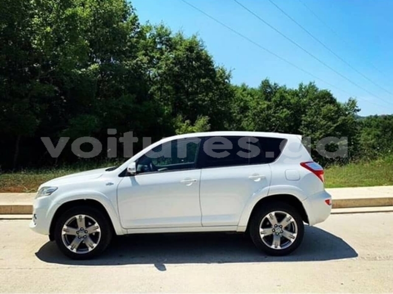 Big with watermark toyota rav4 estuaire libreville 7554