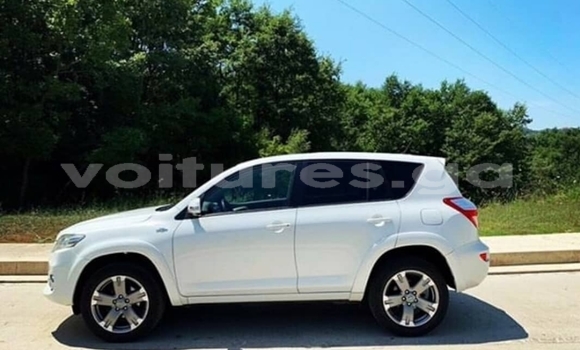 Acheter Occasion Voiture Toyota RAV4 Blanc à Libreville, Estuaire Acheter Occasion Voiture Toyota RAV4 Blanc à Libreville, Estuaire