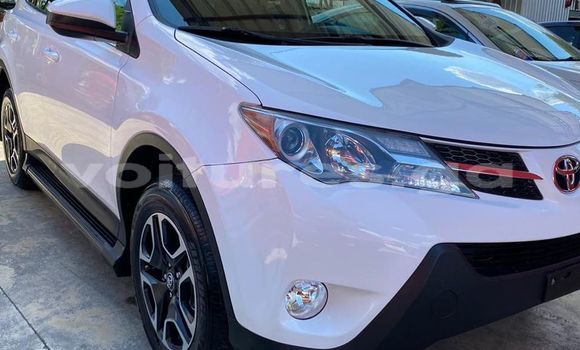 Acheter Occasion Voiture Toyota RAV4 Blanc à Libreville, Estuaire Acheter Occasion Voiture Toyota RAV4 Blanc à Libreville, Estuaire