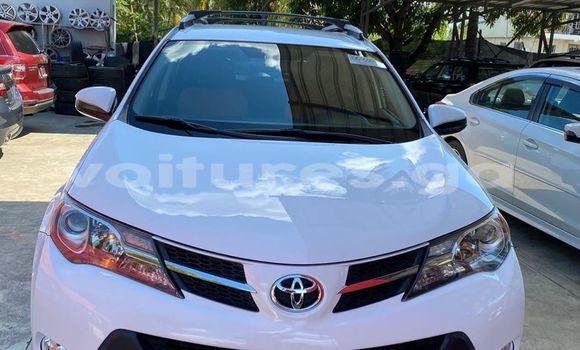 Acheter Occasion Voiture Toyota RAV4 Blanc à Libreville, Estuaire Acheter Occasion Voiture Toyota RAV4 Blanc à Libreville, Estuaire