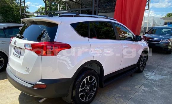 Acheter Occasion Voiture Toyota RAV4 Blanc à Libreville, Estuaire Acheter Occasion Voiture Toyota RAV4 Blanc à Libreville, Estuaire