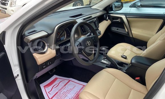 Acheter Occasion Voiture Toyota RAV4 Blanc à Libreville, Estuaire Acheter Occasion Voiture Toyota RAV4 Blanc à Libreville, Estuaire