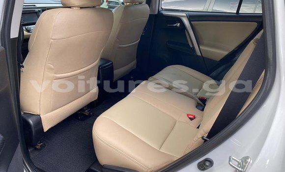 Acheter Occasion Voiture Toyota RAV4 Blanc à Libreville, Estuaire Acheter Occasion Voiture Toyota RAV4 Blanc à Libreville, Estuaire