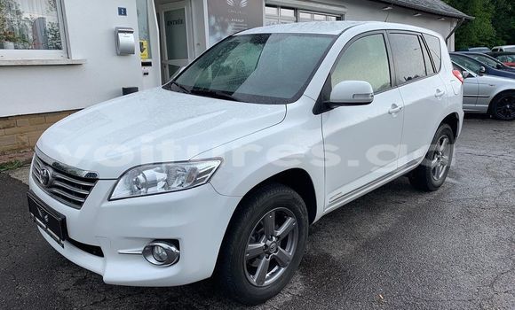 Acheter Occasion Voiture Toyota RAV4 Blanc à Libreville, Estuaire Acheter Occasion Voiture Toyota RAV4 Blanc à Libreville, Estuaire