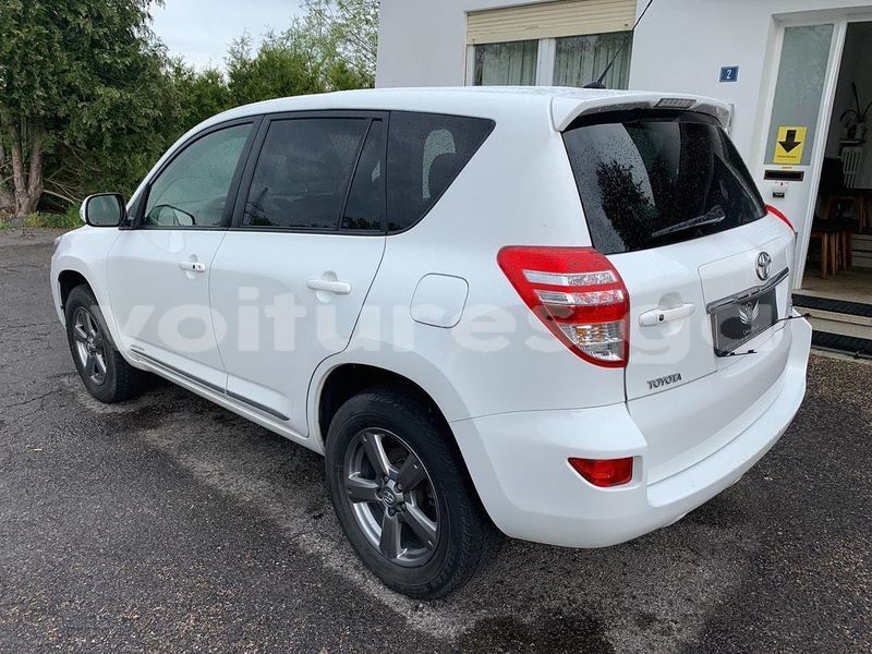 Big with watermark toyota rav4 estuaire libreville 7571