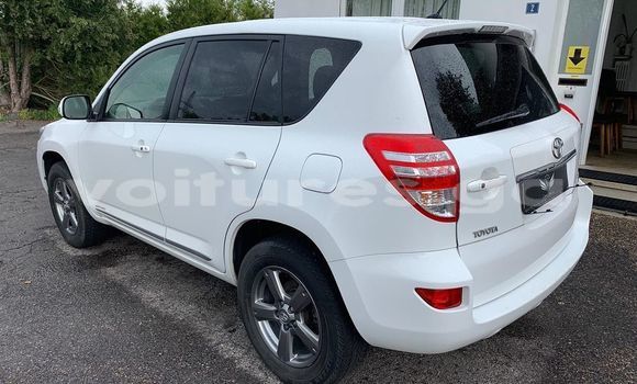Acheter Occasion Voiture Toyota RAV4 Blanc à Libreville, Estuaire Acheter Occasion Voiture Toyota RAV4 Blanc à Libreville, Estuaire