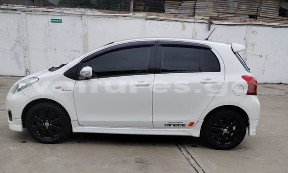 Acheter Occasion Voiture Toyota Yaris Blanc à Libreville, Estuaire Acheter Occasion Voiture Toyota Yaris Blanc à Libreville, Estuaire
