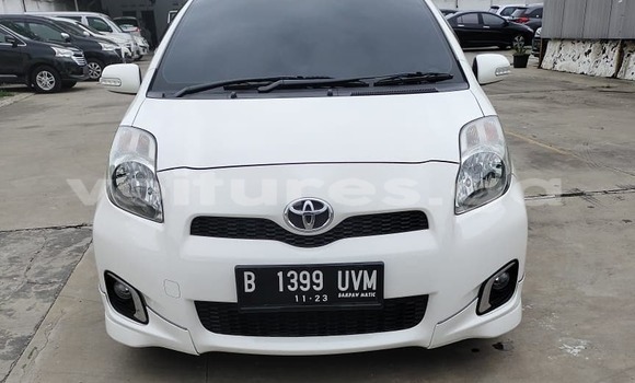 Acheter Occasion Voiture Toyota Yaris Blanc à Libreville, Estuaire Acheter Occasion Voiture Toyota Yaris Blanc à Libreville, Estuaire