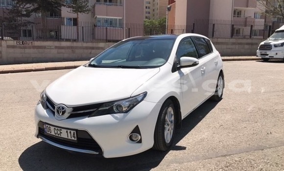 Acheter Occasion Voiture Toyota Auris Blanc à Libreville, Estuaire