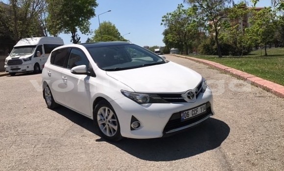 Buy Used Toyota Auris White Car in Libreville in Estuary Buy Used Toyota Auris White Car in Libreville in Estuary