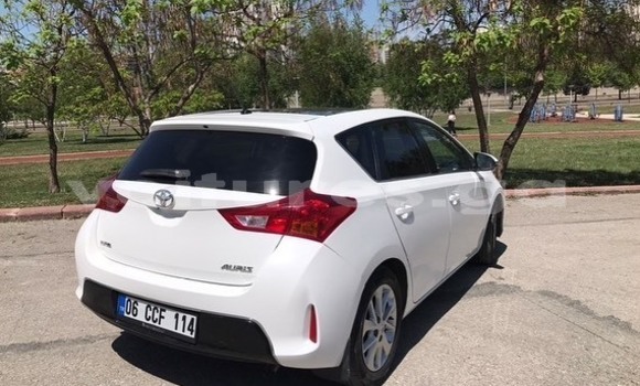 Buy Used Toyota Auris White Car in Libreville in Estuary Buy Used Toyota Auris White Car in Libreville in Estuary