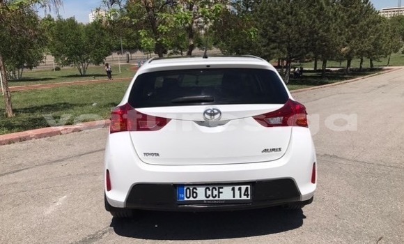 Buy Used Toyota Auris White Car in Libreville in Estuary Buy Used Toyota Auris White Car in Libreville in Estuary