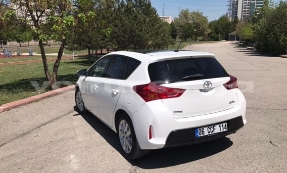 Buy Used Toyota Auris White Car in Libreville in Estuary Buy Used Toyota Auris White Car in Libreville in Estuary
