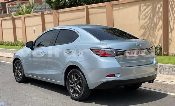 Buy Used Toyota Yaris Silver Car in Libreville in Estuary Buy Used Toyota Yaris Silver Car in Libreville in Estuary