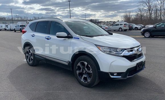 Buy Used Hyundai Tiburon White Car in Lastoursville in Ogooue-Lolo Buy Used Hyundai Tiburon White Car in Lastoursville in Ogooue-Lolo