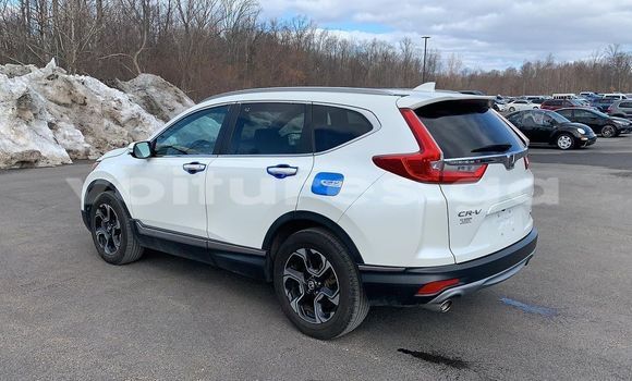 Buy Used Hyundai Tiburon White Car in Lastoursville in Ogooue-Lolo Buy Used Hyundai Tiburon White Car in Lastoursville in Ogooue-Lolo