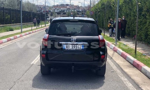 Buy Used Toyota RAV4 Black Car in Port Gentil in Ogooué-Maritime Buy Used Toyota RAV4 Black Car in Port Gentil in Ogooué-Maritime