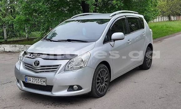 Buy Used Toyota Verso Silver Car in Mekambo in Ogooue-Ivindo Buy Used Toyota Verso Silver Car in Mekambo in Ogooue-Ivindo