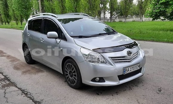 Buy Used Toyota Verso Silver Car in Mekambo in Ogooue-Ivindo Buy Used Toyota Verso Silver Car in Mekambo in Ogooue-Ivindo