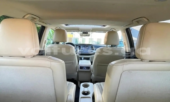 Buy Used Toyota Highlander White Car in Libreville in Estuary Buy Used Toyota Highlander White Car in Libreville in Estuary
