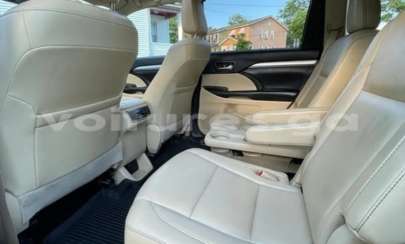 Buy Used Toyota Highlander White Car in Libreville in Estuary Buy Used Toyota Highlander White Car in Libreville in Estuary