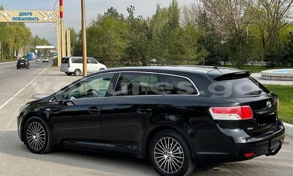 Buy Used Toyota Avensis White Car in Libreville in Estuary Buy Used Toyota Avensis White Car in Libreville in Estuary