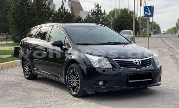 Buy Used Toyota Avensis White Car in Libreville in Estuary Buy Used Toyota Avensis White Car in Libreville in Estuary