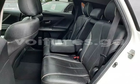 Buy Used Toyota Venza White Car in Libreville in Estuary Buy Used Toyota Venza White Car in Libreville in Estuary